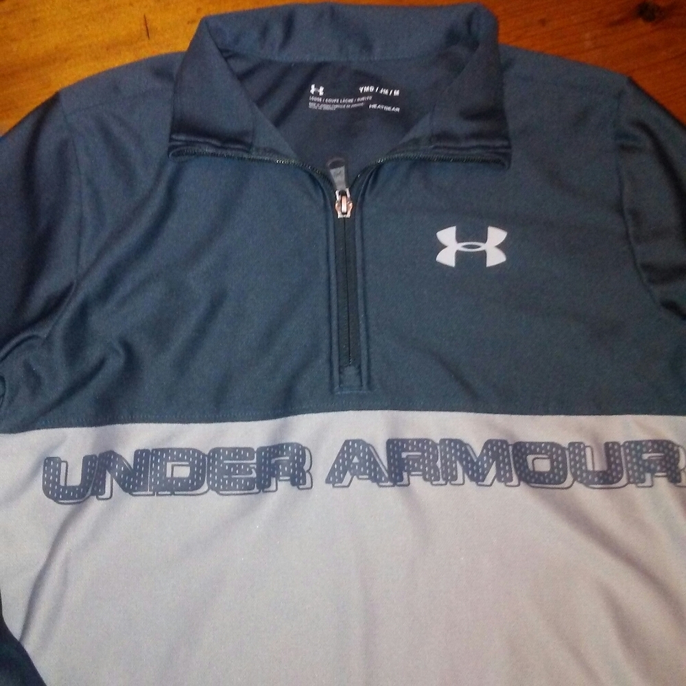 Boy's Under Armour 1/4 zip pullover!!